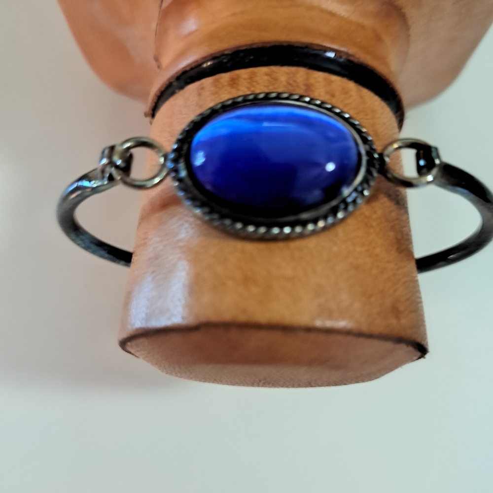 Beautiful Blue Gem Bracelet